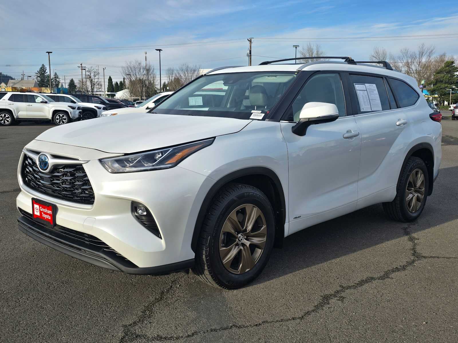 2023 Toyota Highlander Hybrid Bronze Edition