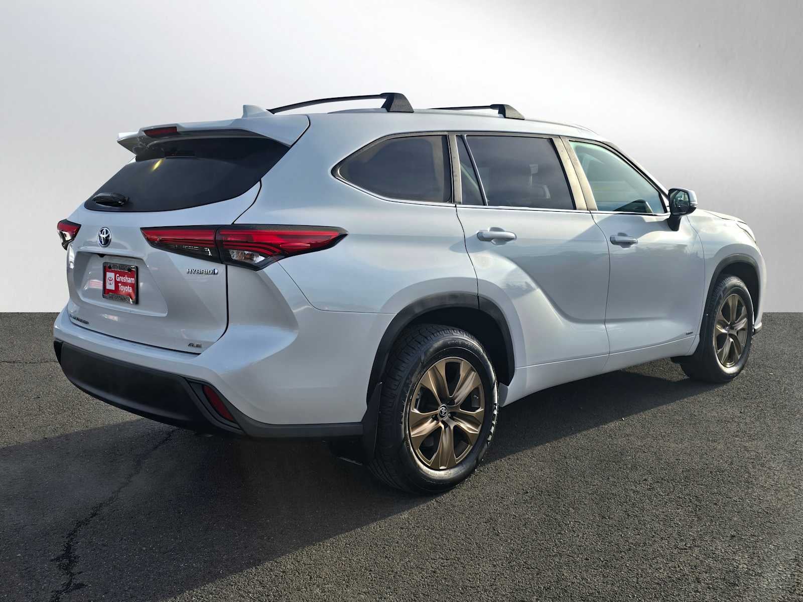 2023 Toyota Highlander Hybrid Bronze Edition