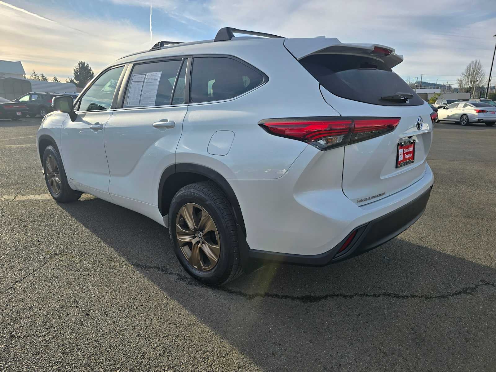 2023 Toyota Highlander Hybrid Bronze Edition