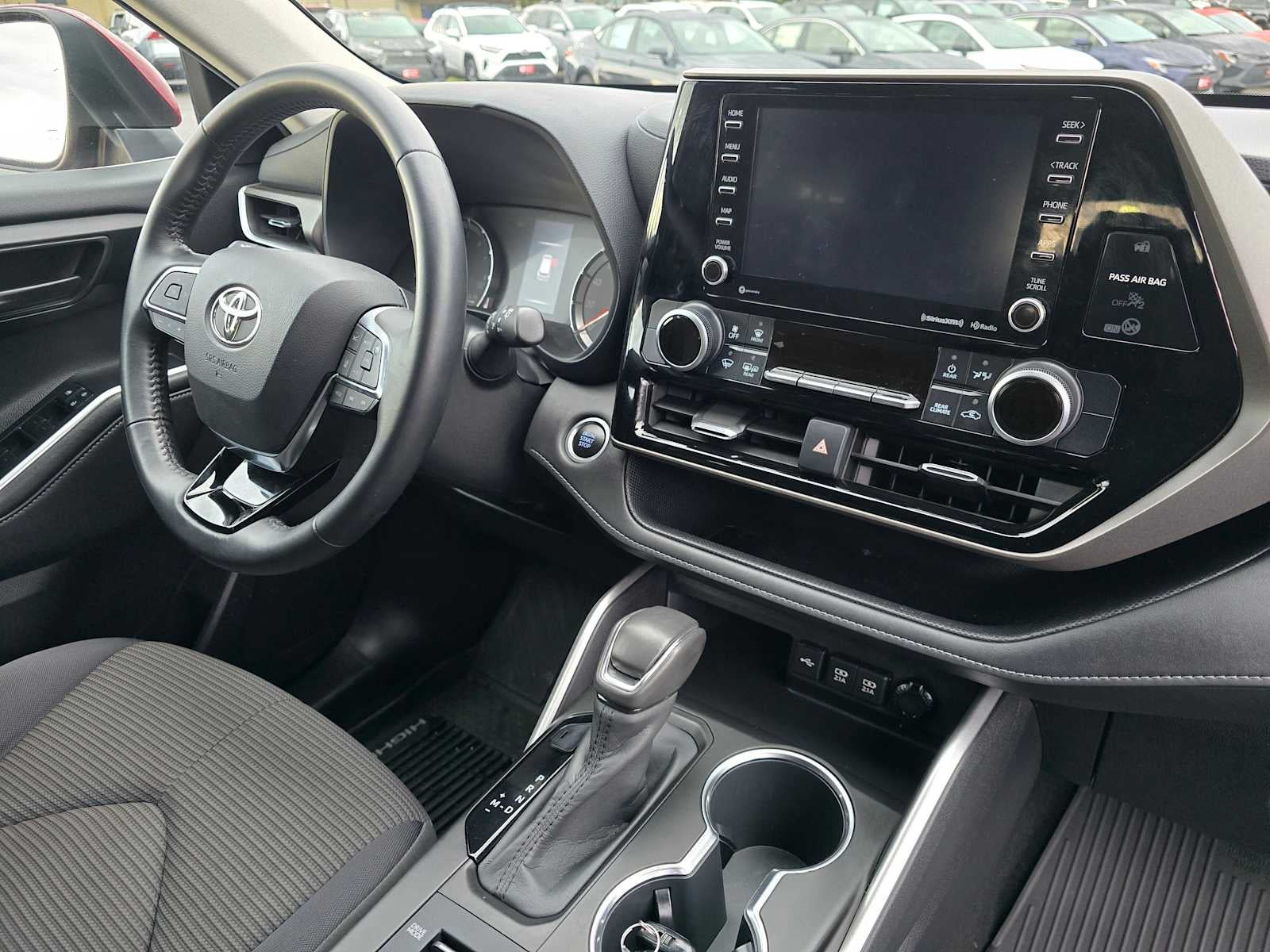 2020 Toyota Highlander LE