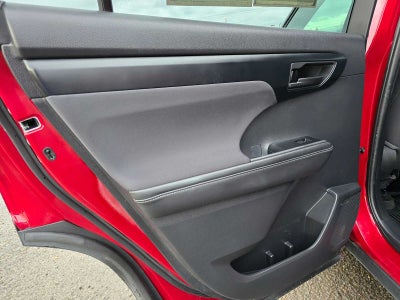 2020 Toyota Highlander LE