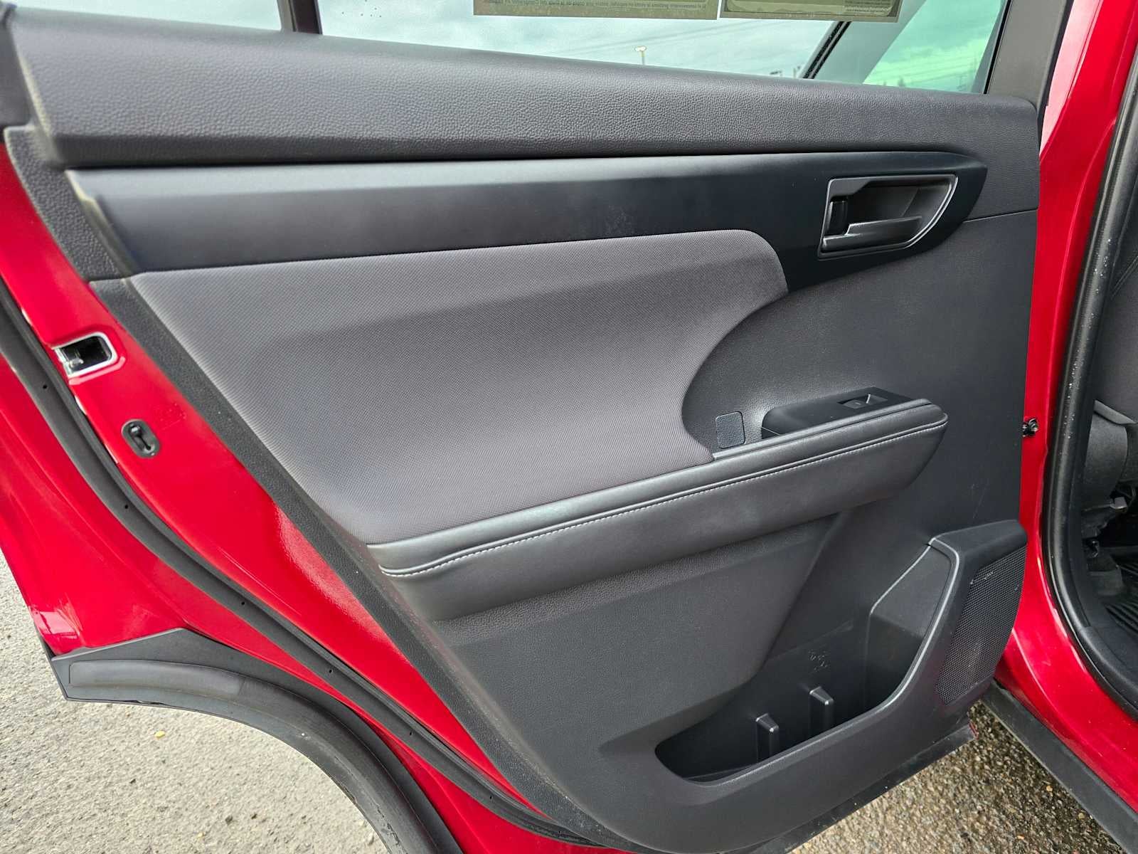 2020 Toyota Highlander LE