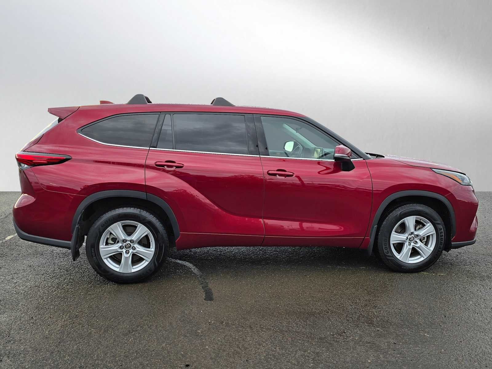 2020 Toyota Highlander LE