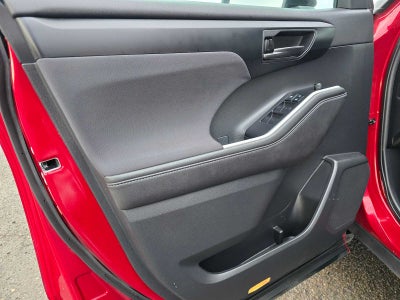 2020 Toyota Highlander LE