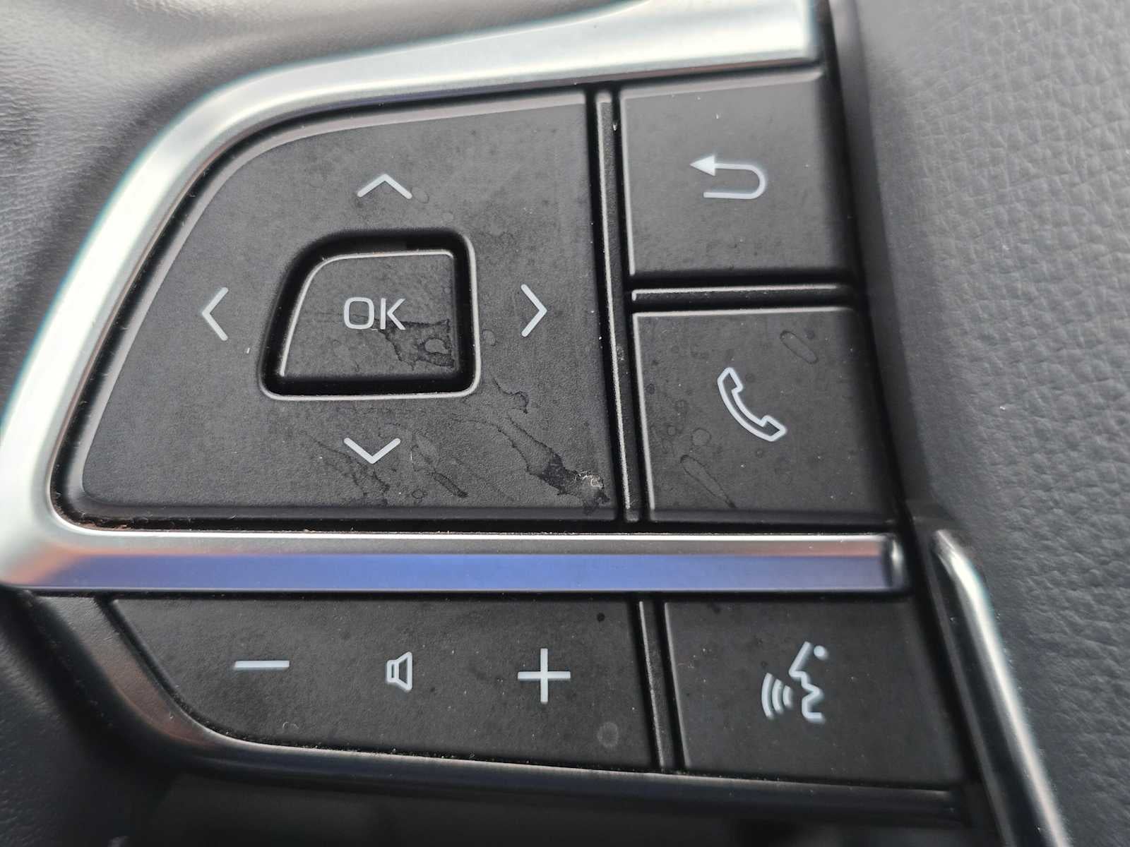 2020 Toyota Highlander LE