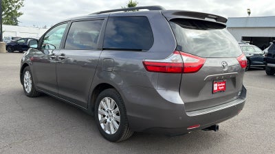 2016 Toyota Sienna XLE