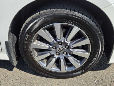 2020 Toyota Sienna XLE