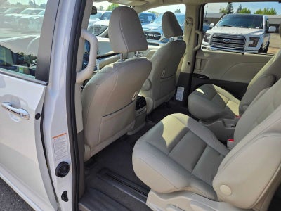 2020 Toyota Sienna XLE