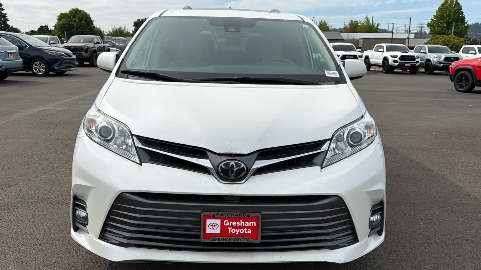 2020 Toyota Sienna XLE