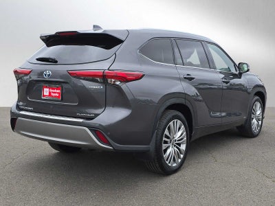 2022 Toyota Highlander Hybrid Platinum