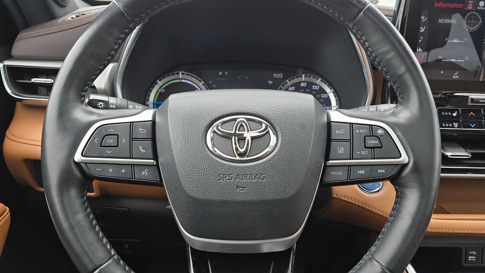 2022 Toyota Highlander Hybrid Platinum