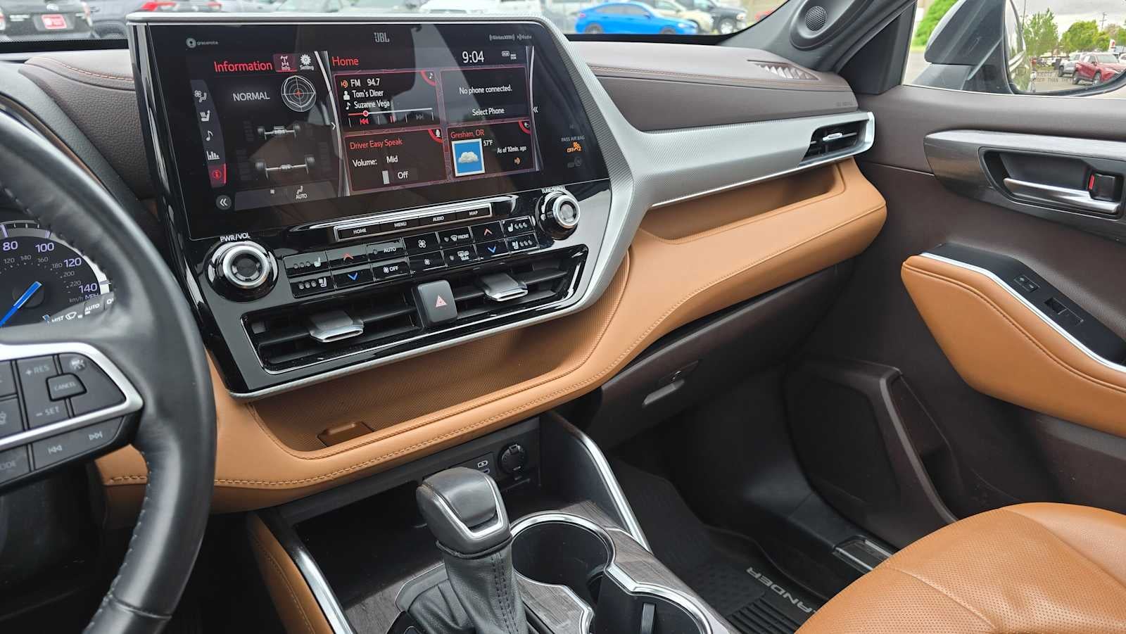 2022 Toyota Highlander Hybrid Platinum