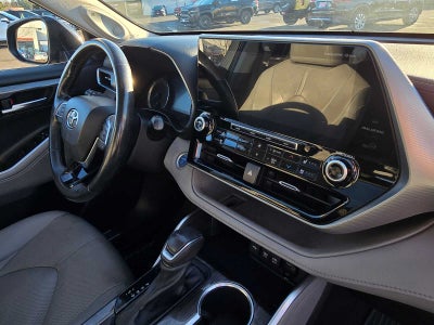 2021 Toyota Highlander Hybrid Platinum