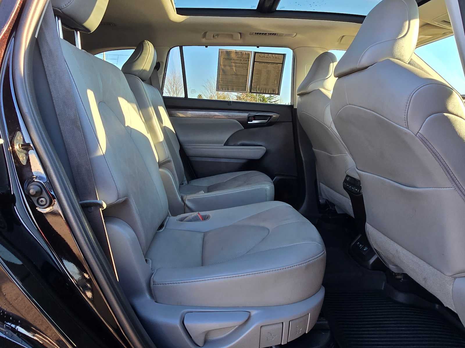 2021 Toyota Highlander Hybrid Platinum