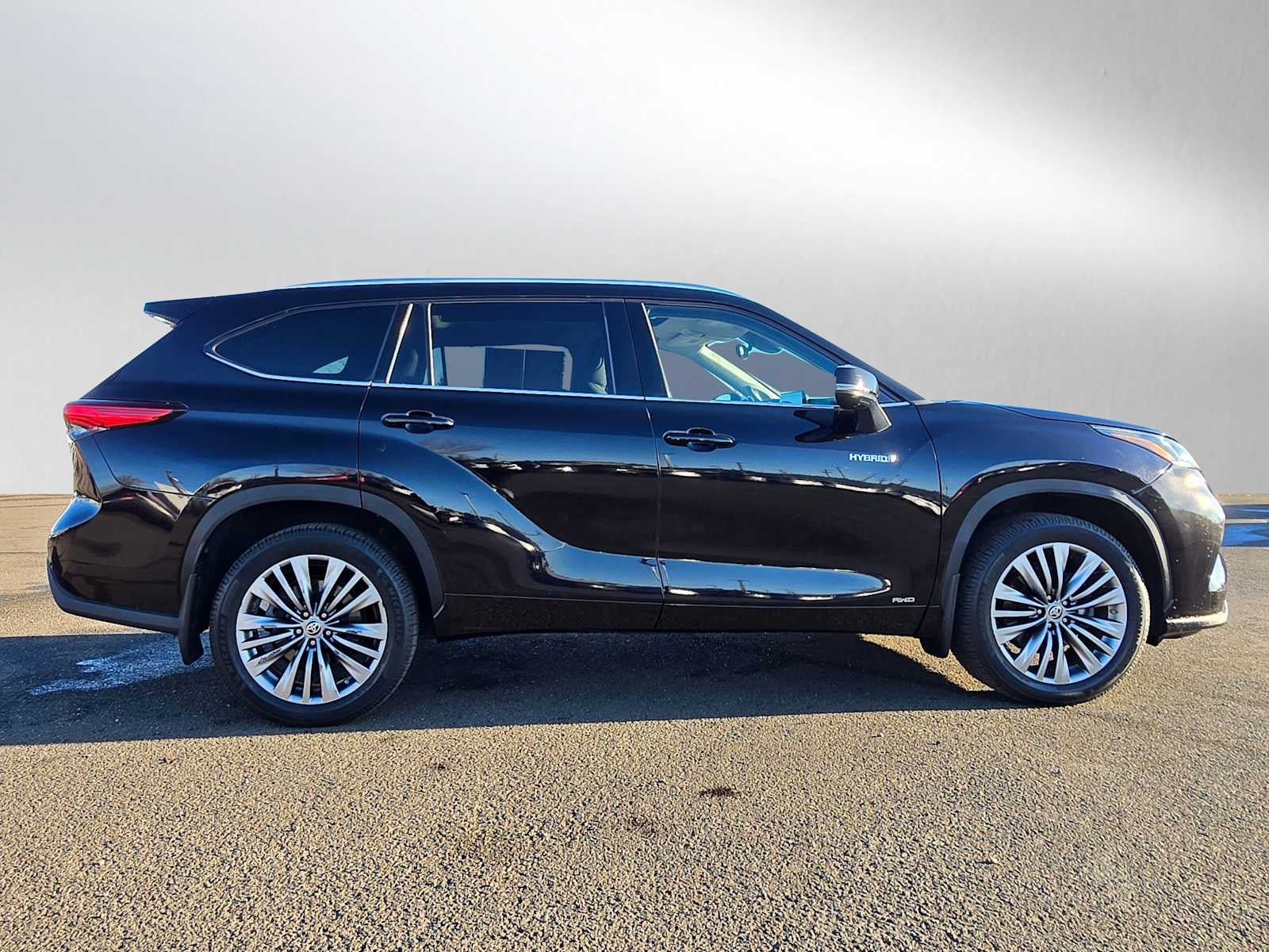 2021 Toyota Highlander Hybrid Platinum