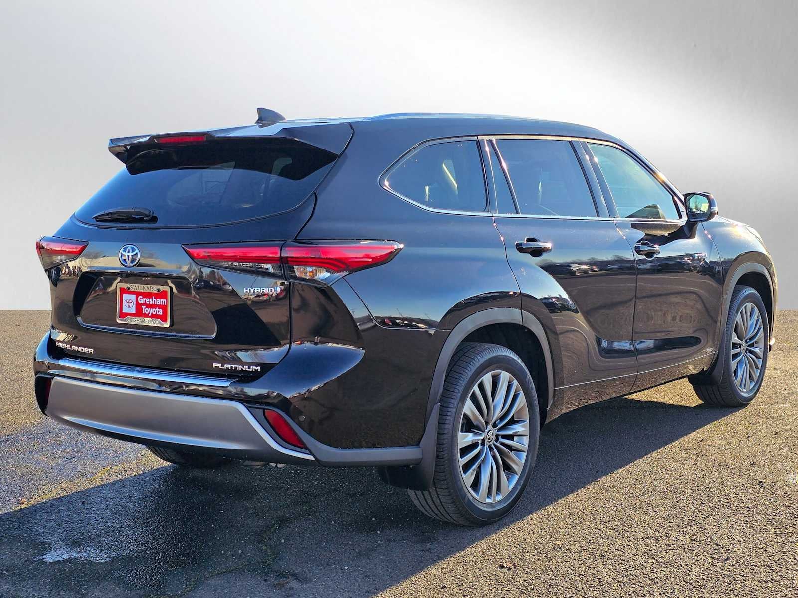 2021 Toyota Highlander Hybrid Platinum