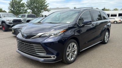 2024 Toyota Sienna Platinum