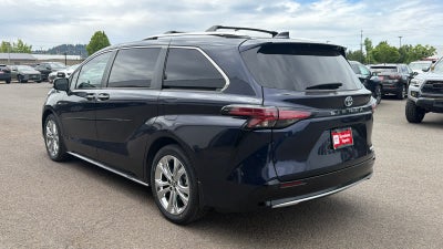 2024 Toyota Sienna Platinum