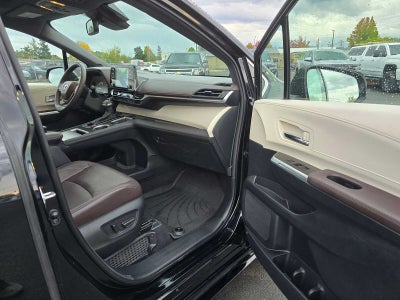 2023 Toyota Sienna Platinum