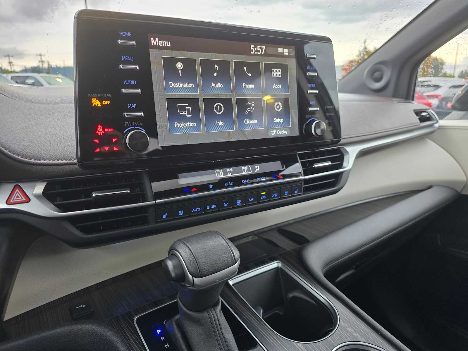 2023 Toyota Sienna Platinum