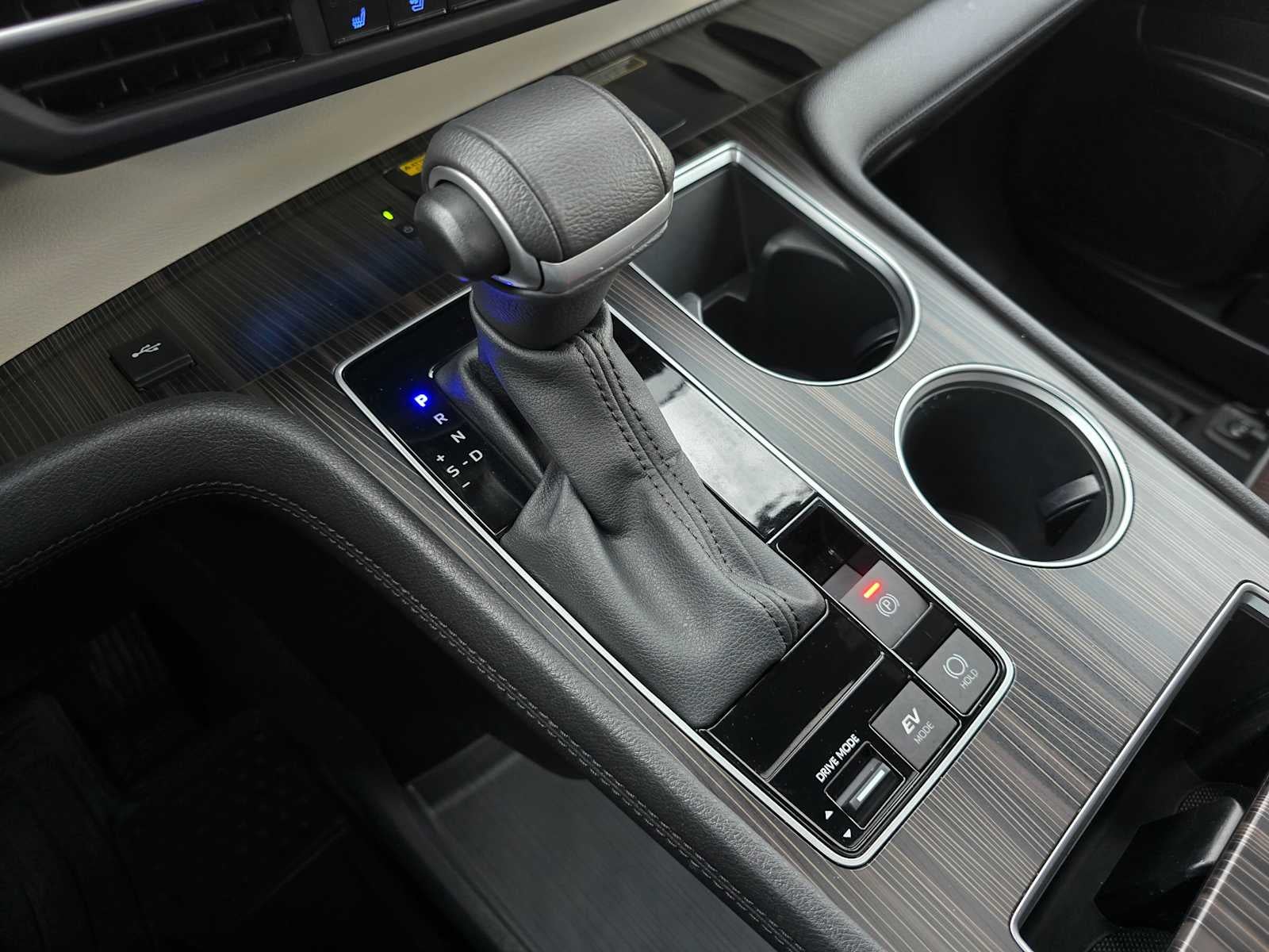 2023 Toyota Sienna Platinum