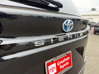 2025 Toyota Sienna Platinum