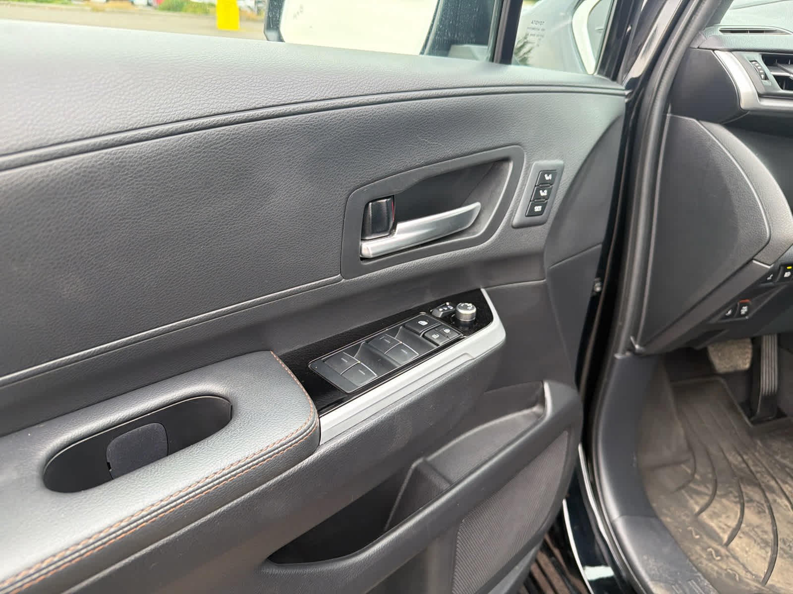 2025 Toyota Sienna Platinum
