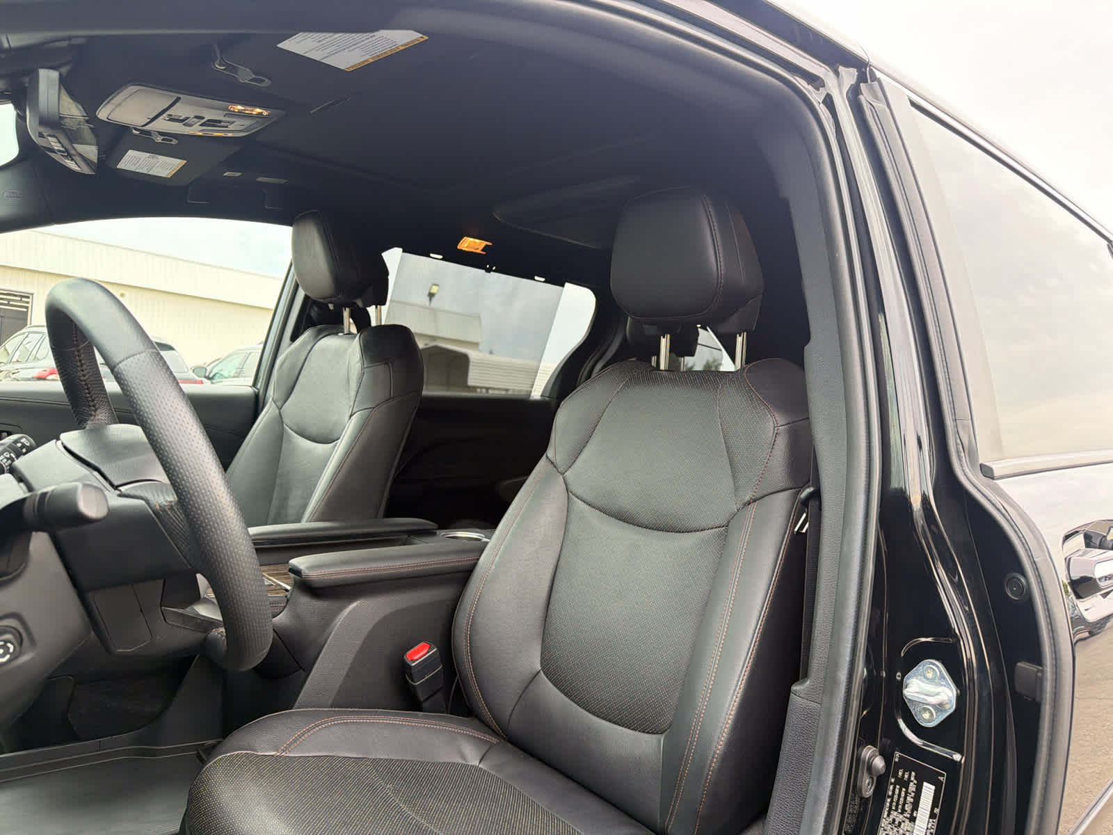 2025 Toyota Sienna Platinum