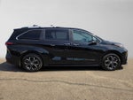 2025 Toyota Sienna Platinum