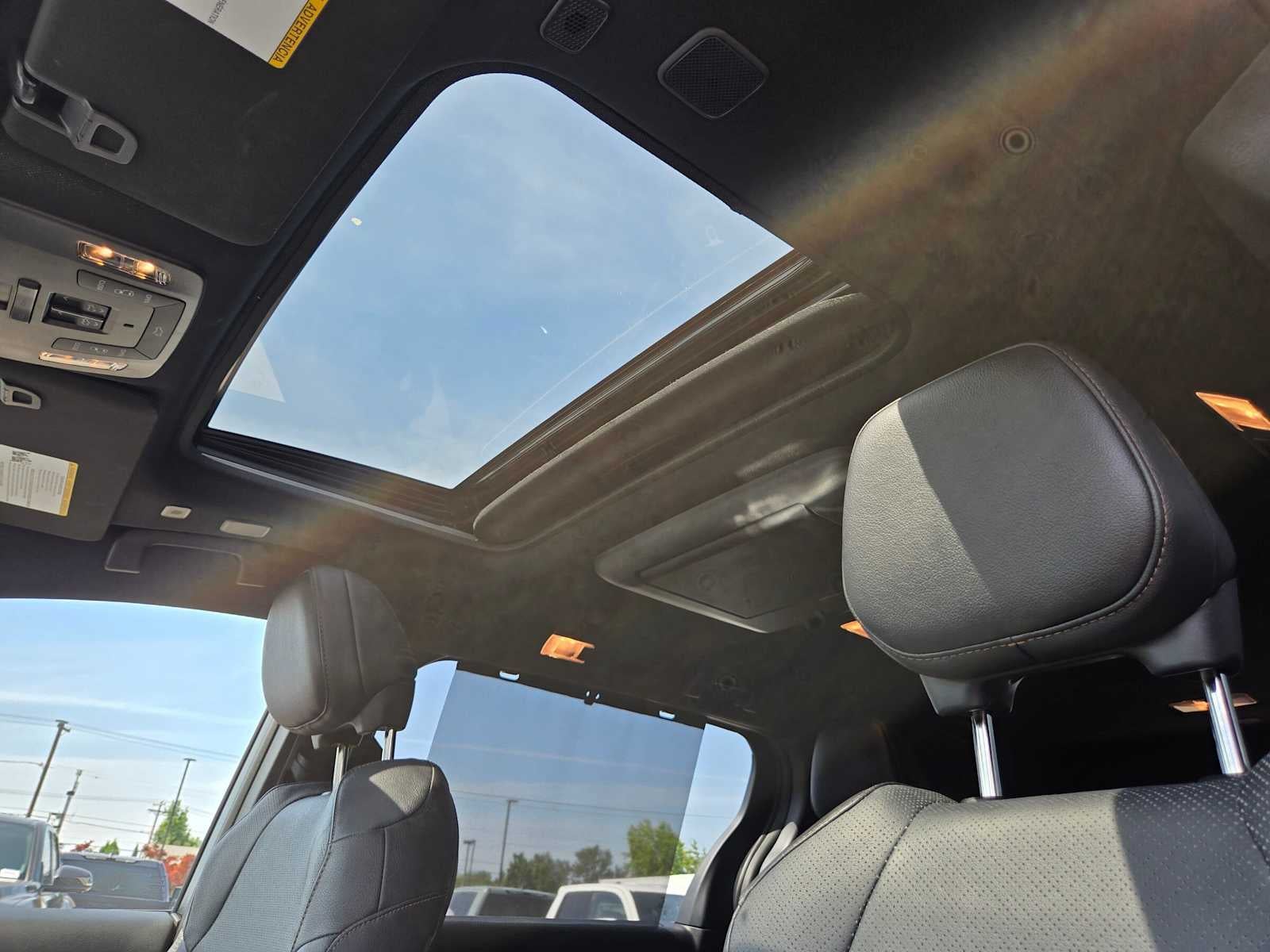 2025 Toyota Sienna Platinum