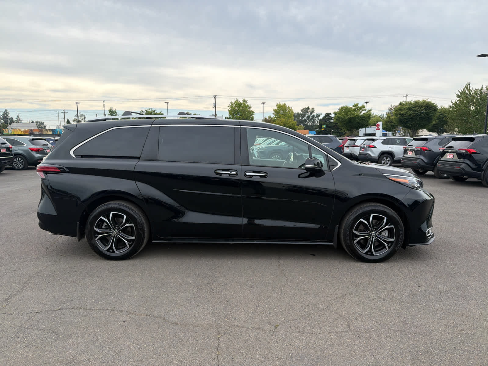 2025 Toyota Sienna Platinum