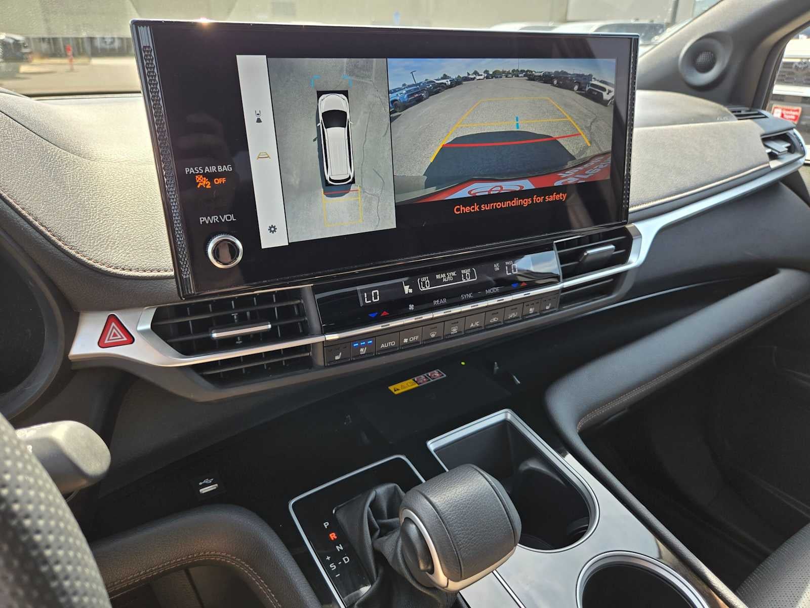2025 Toyota Sienna Platinum
