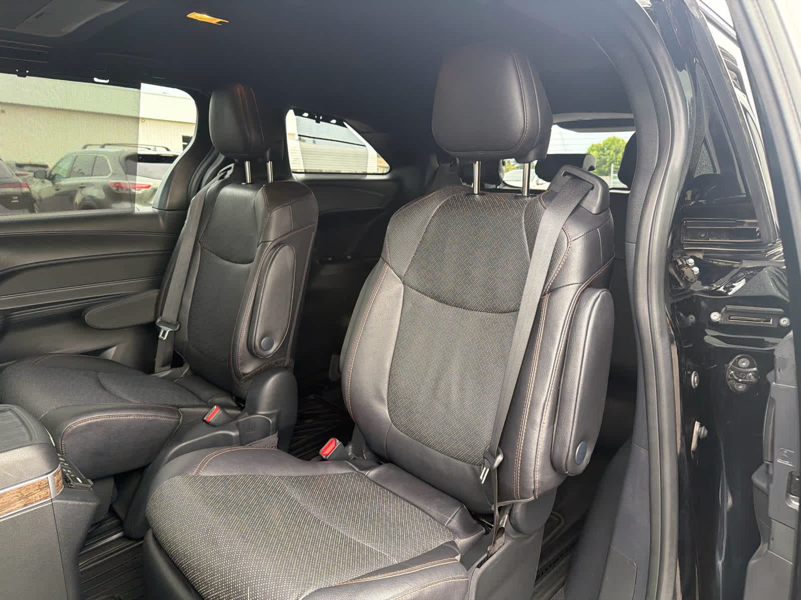 2025 Toyota Sienna Platinum