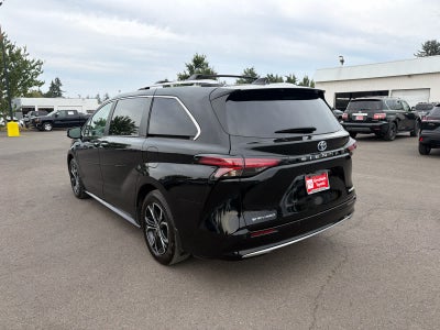 2025 Toyota Sienna Platinum