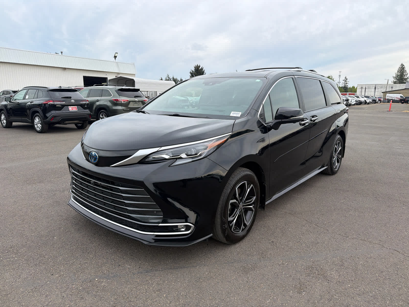 2025 Toyota Sienna Platinum