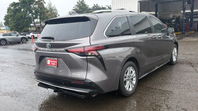 2022 Toyota Sienna Platinum