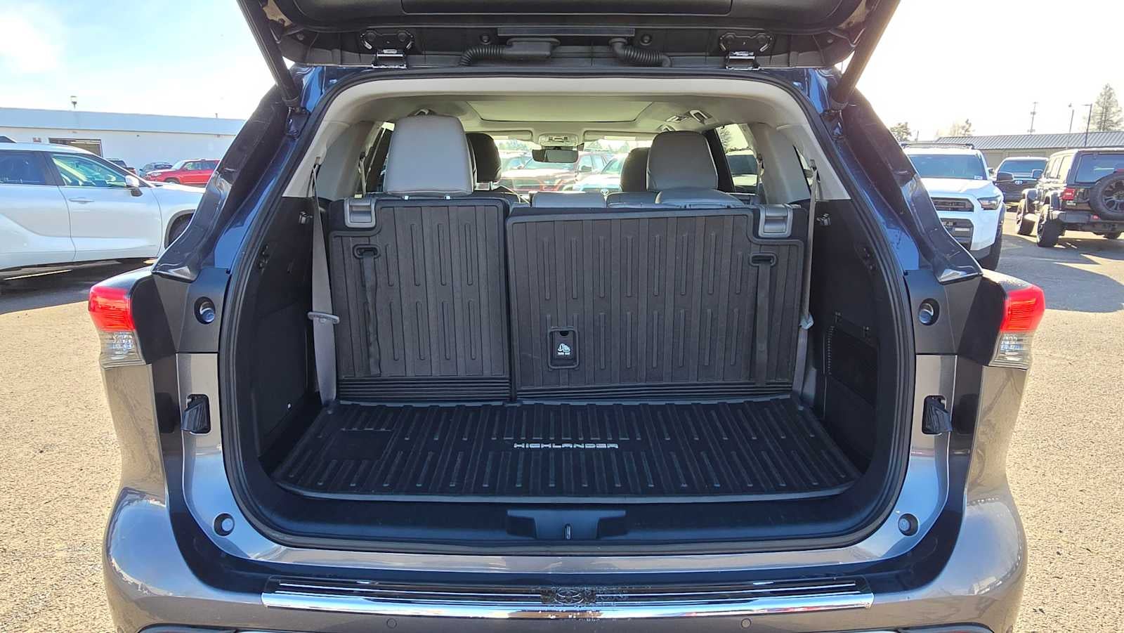 2022 Toyota Highlander Platinum