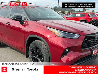 2024 Toyota Highlander Hybrid LE Nightshade