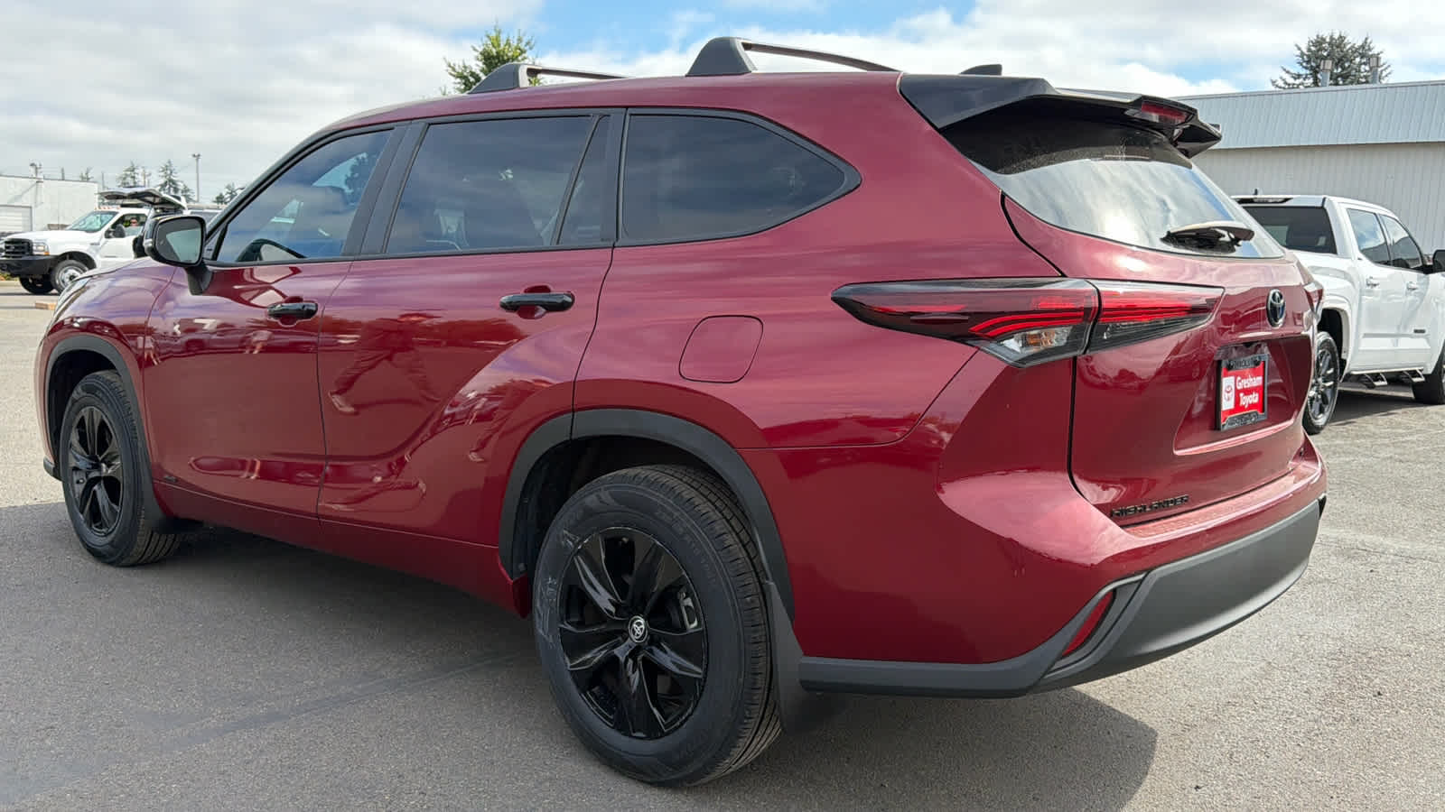 2024 Toyota Highlander Hybrid LE Nightshade