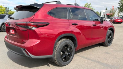 2024 Toyota Highlander Hybrid LE Nightshade