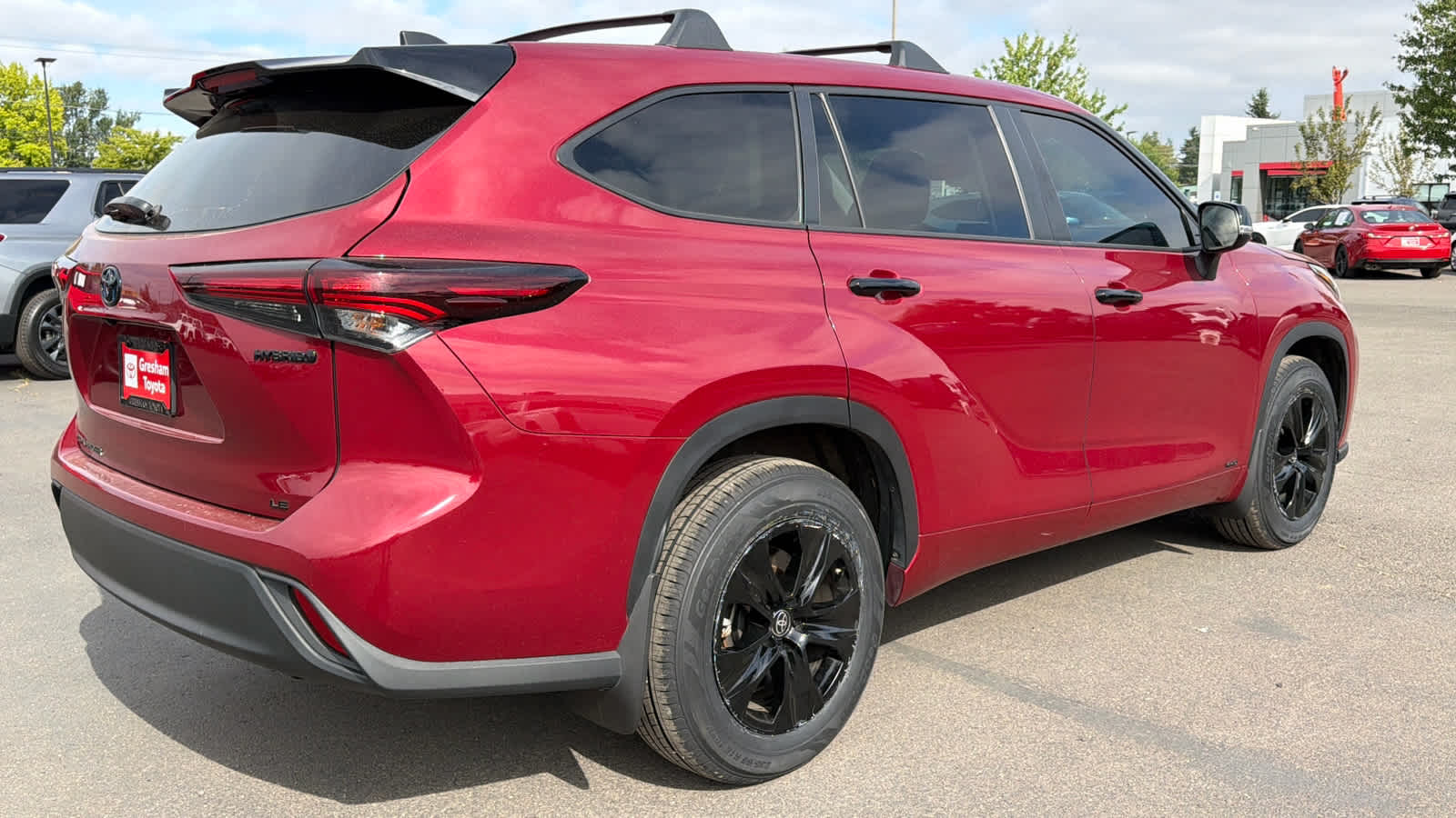 2024 Toyota Highlander Hybrid LE Nightshade