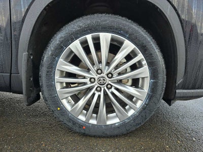 2024 Toyota Highlander Platinum