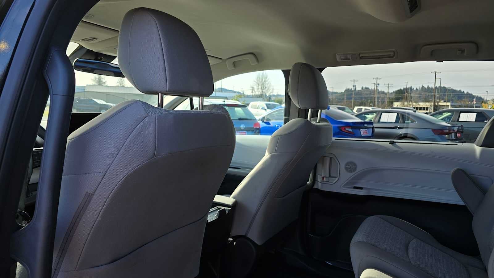 2025 Toyota Sienna LE