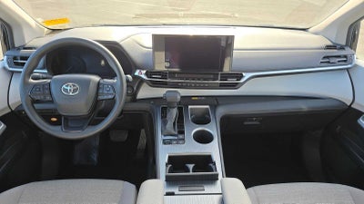 2025 Toyota Sienna LE