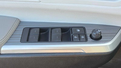 2025 Toyota Sienna LE