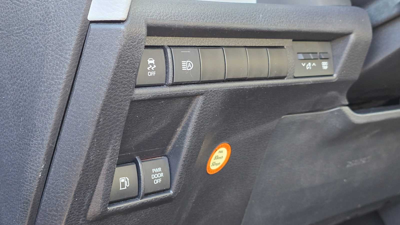 2025 Toyota Sienna LE