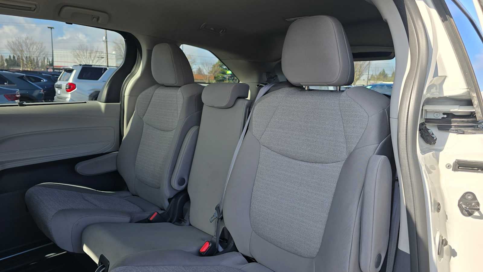 2024 Toyota Sienna LE