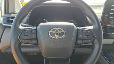 2024 Toyota Sienna LE
