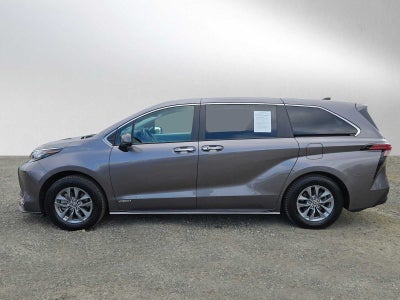 2021 Toyota Sienna XLE