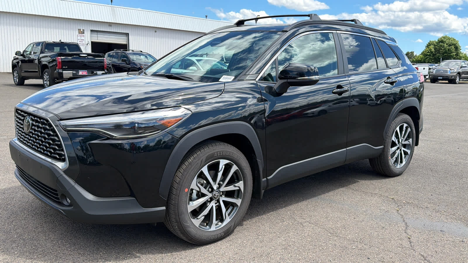 2025 Toyota Corolla Cross XLE